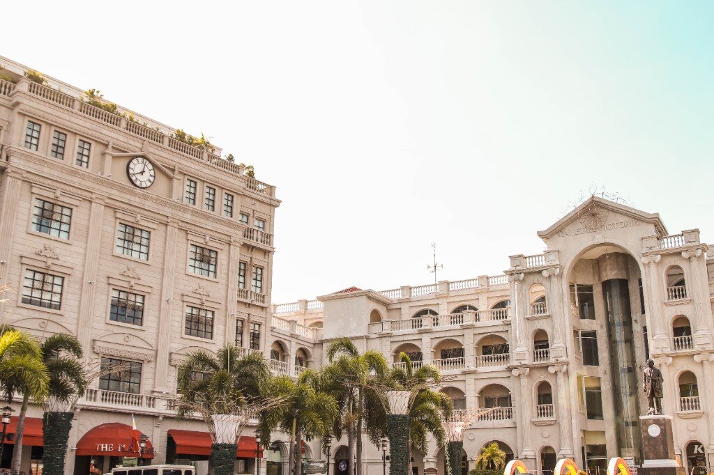 Plaza Mayor, Balanga City